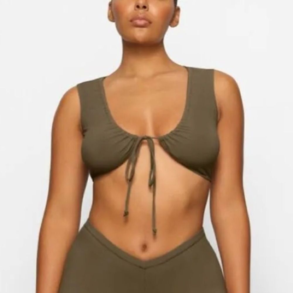 NWT RARE SKIMS Soft Lounge Tie Front Super Crop Top in Moss Green